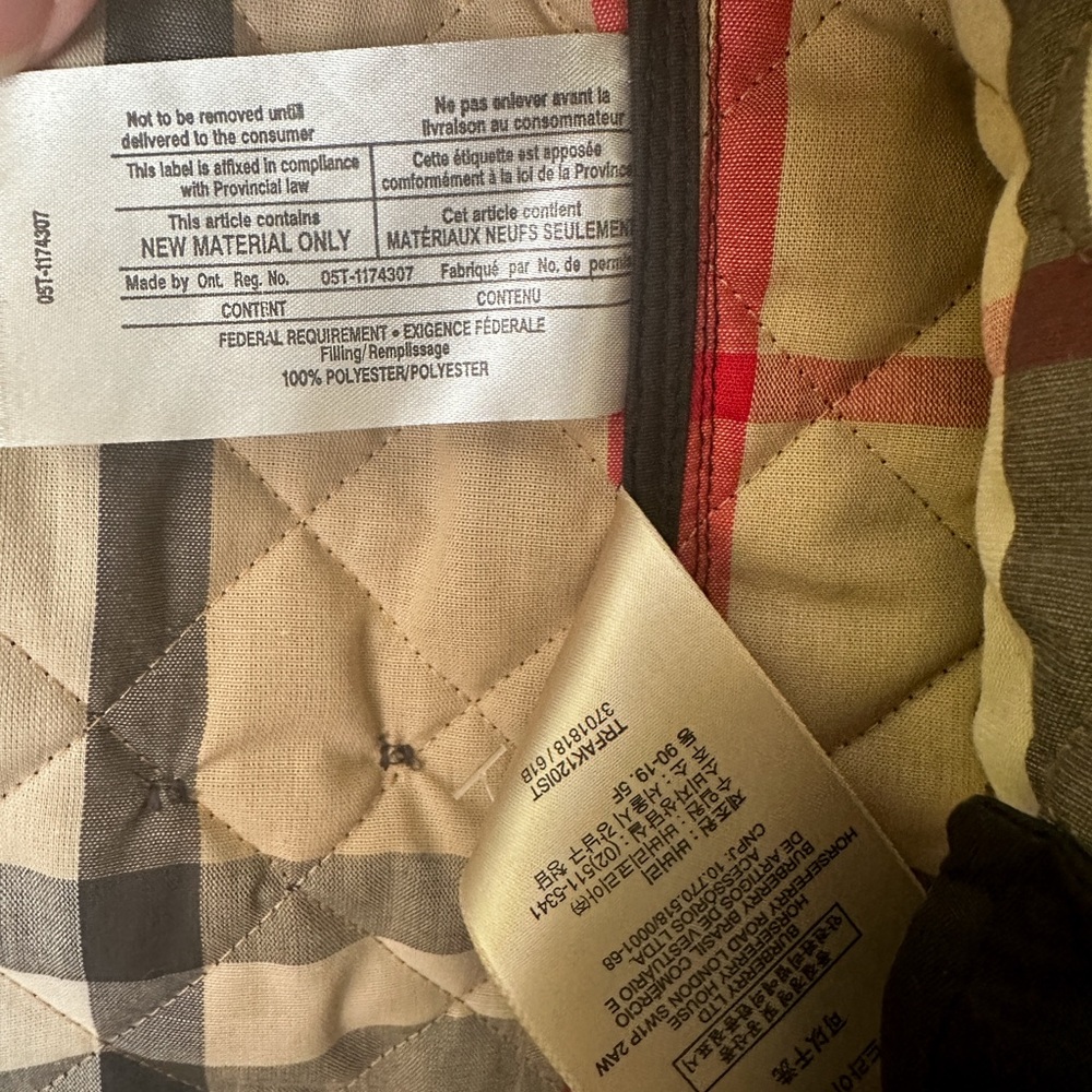 Burberry Black Quilted Jacket with Iconic Check Lining size Large - Picture 11 of 13